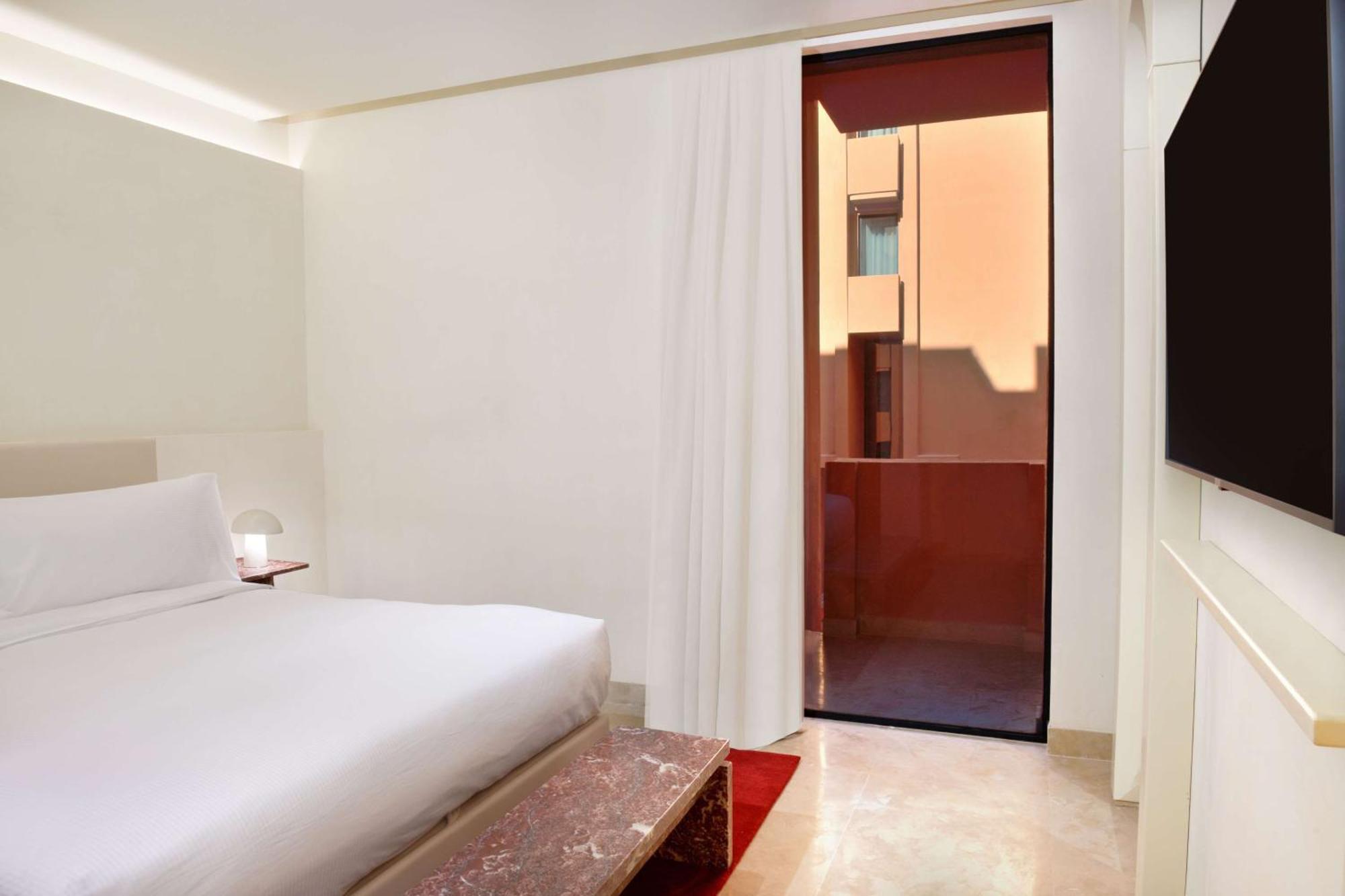 Doubletree By Hilton Ben Guerir Hotel & Residences Benguerir 外观 照片