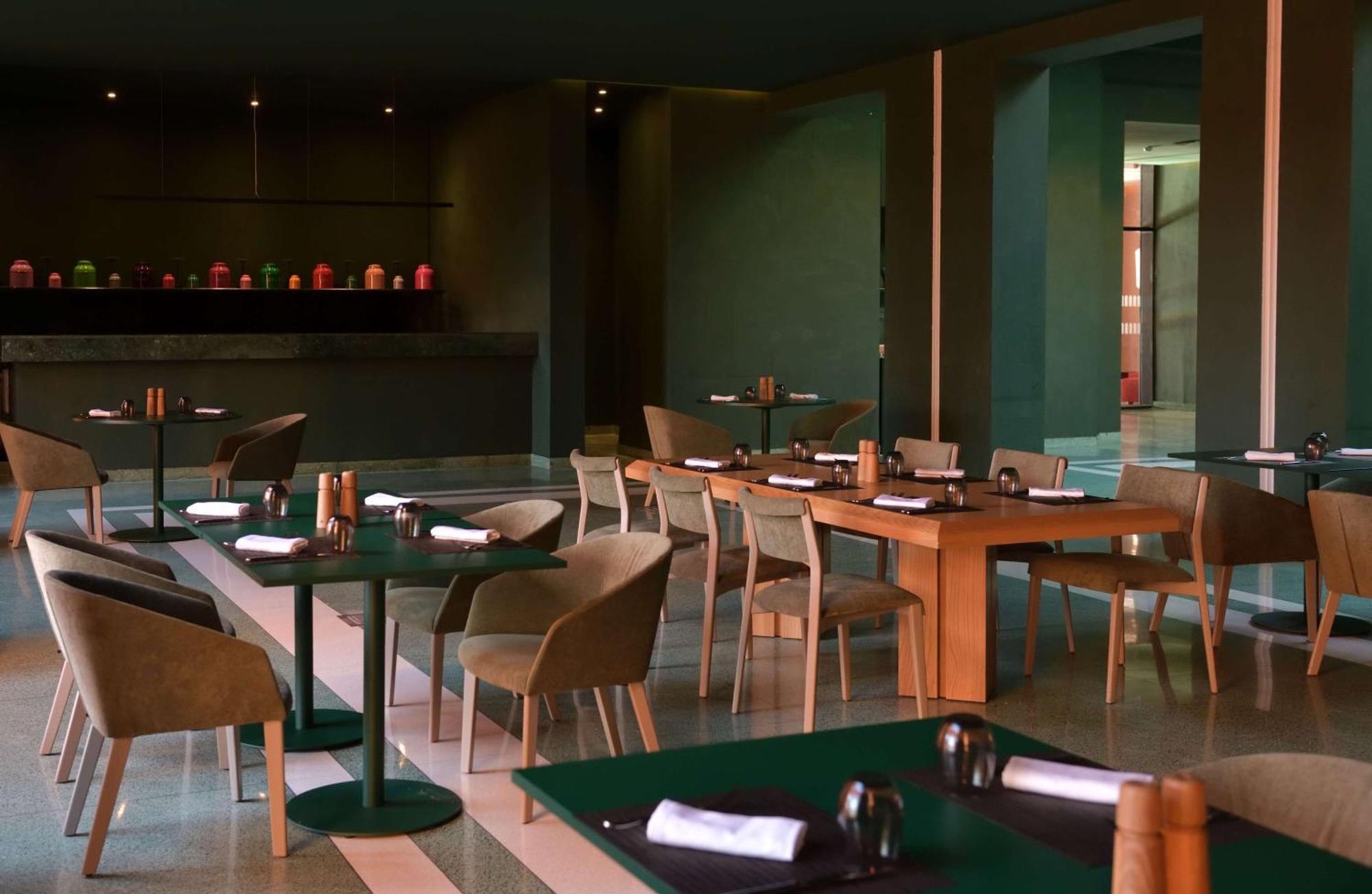 Doubletree By Hilton Ben Guerir Hotel & Residences Benguerir 外观 照片