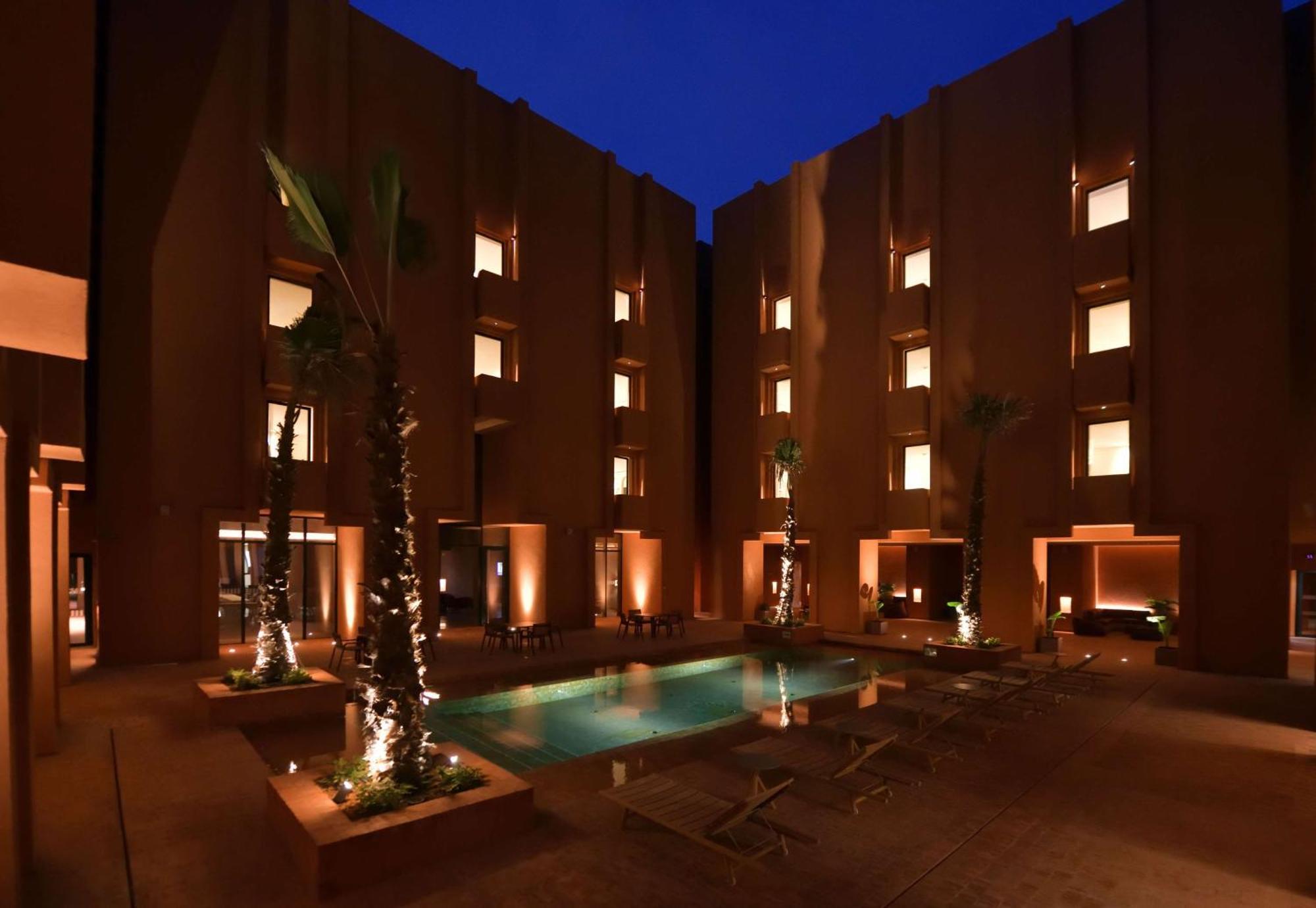 Doubletree By Hilton Ben Guerir Hotel & Residences Benguerir 外观 照片