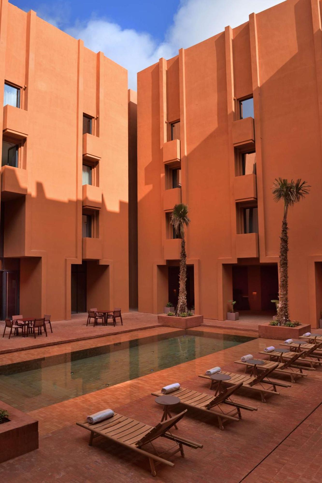 Doubletree By Hilton Ben Guerir Hotel & Residences Benguerir 外观 照片