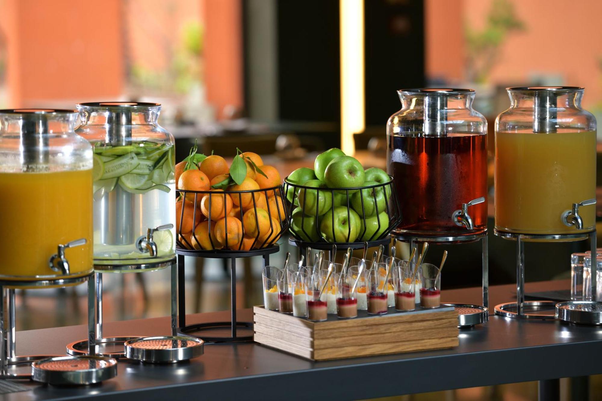 Doubletree By Hilton Ben Guerir Hotel & Residences Benguerir 外观 照片